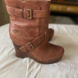 UGG SIZE 6 slightly worn no box